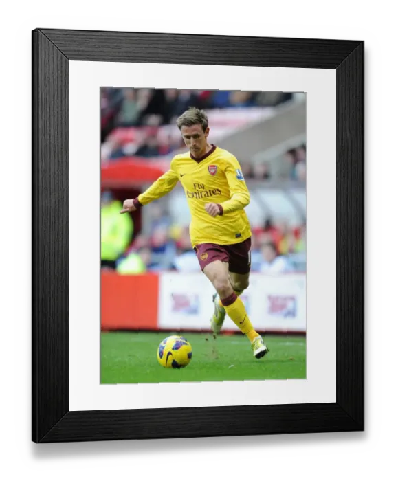 Framed Print : Nacho Monreal in Action: Sunderland vs Arsenal, Premier League 2012-13