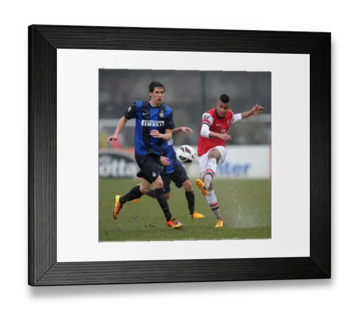 Framed Print : Martin Angha (Arsenal) Belloni (Inter). Inter Milan U19 0: 1 Arsenal U19. NextGen Series