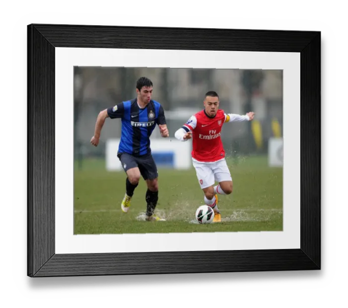 Framed Print : Nico Yennaris (Arsenal) Colombi (Inter). Inter Milan U19 0: 1 Arsenal U19. NextGen Series