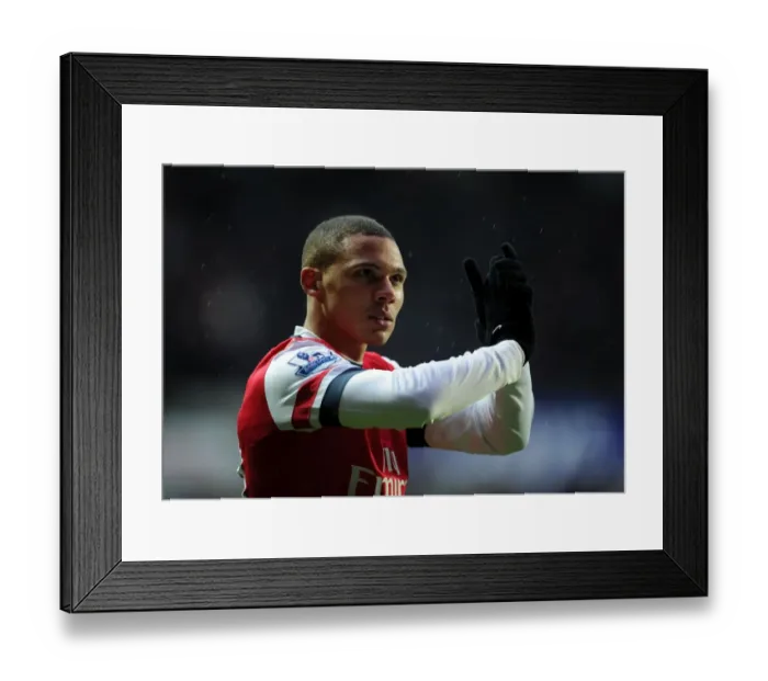 Framed Print : Arsenal's Kieran Gibbs Celebrates with Fans after Swansea Victory