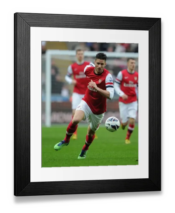 Framed Print : Olivier Giroud in Action: Swansea City vs Arsenal, Premier League 2012-13
