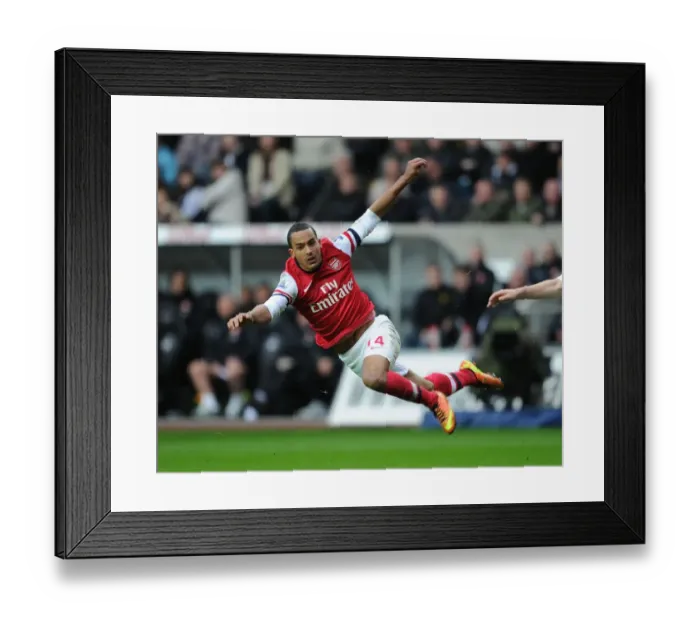 Framed Print : Theo Walcott in Action: Swansea City vs Arsenal, Premier League 2012-13 Framed Print : Theo Walcott in Action: Swansea City vs Arsenal, Premier League 2012-13