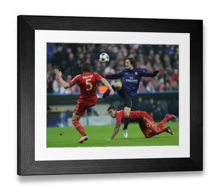 Framed Print : Battle for Control: Rosicky vs. van Buyten and Gustavo (Bayern Munich vs. Arsenal, UEFA Champions League 2013) Framed Print : Battle for Control: Rosicky vs. van Buyten and Gustavo (Bayern Munich vs. Arsenal, UEFA Champions League 2013)