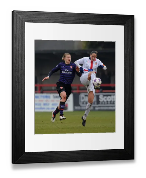 Framed Print : Arsenal's Ellen White Chases Down Torres Elisabetta Stracchi in UEFA Women's Champions League Quarterfinals