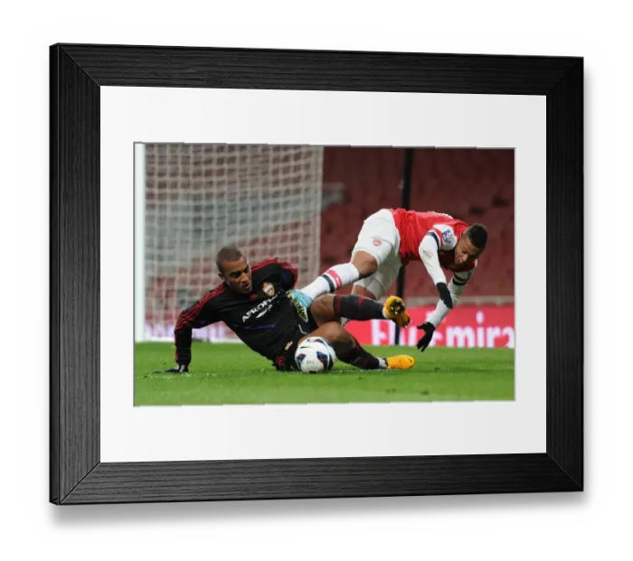 Framed Print : Serge Gnabry (Arsenal) Layonel Adams (CSKA). Arsenal U19 1: 0 CSKA Moscow U19. NextGen Series