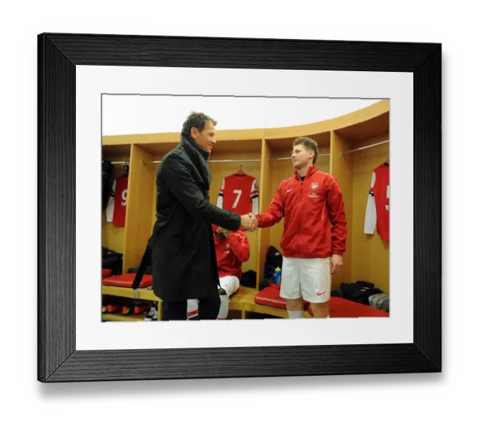 Framed Print : Jens Lehmann (ex Arsenal) shakes hands with Sead Hajrovic (Arsenal) before the match
