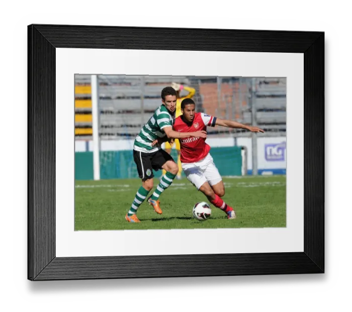 Framed Print : Isaac Hayden (Arsenal) Wallyson Mallmann (Sporting). Arsenal U19 1: 3 Sporting Lisbon U19