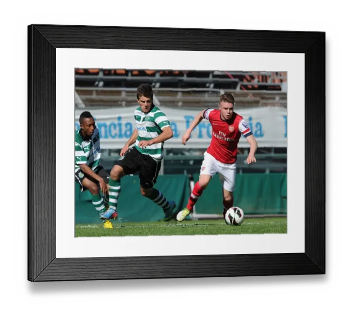 Framed Print : Jack Jebb (Arsenal) Diego Rubio (Sporting). Arsenal U19 1: 3 Sporting Lisbon U19