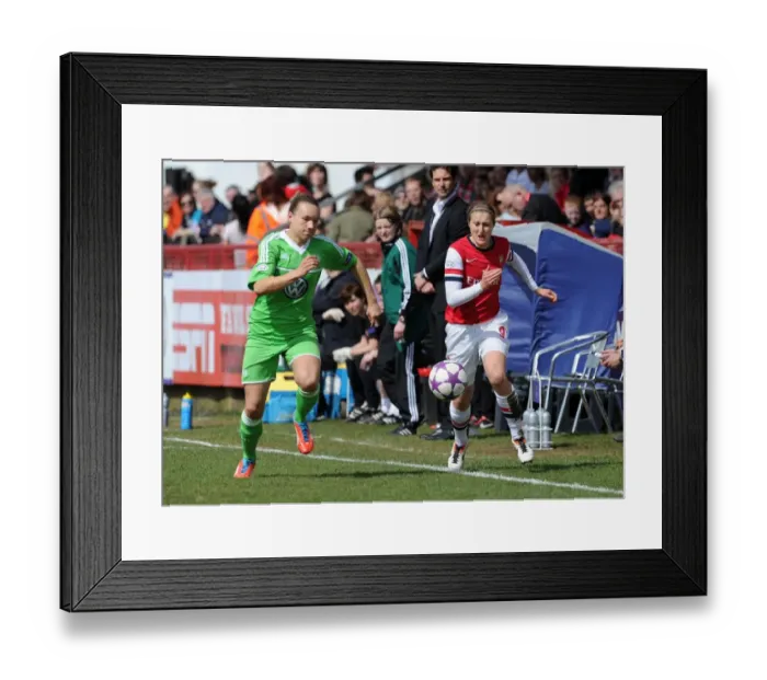 Framed Print : Ellen White Outruns Josephine Henning in Thrilling Arsenal Ladies UEFA Champions League Semi-Final