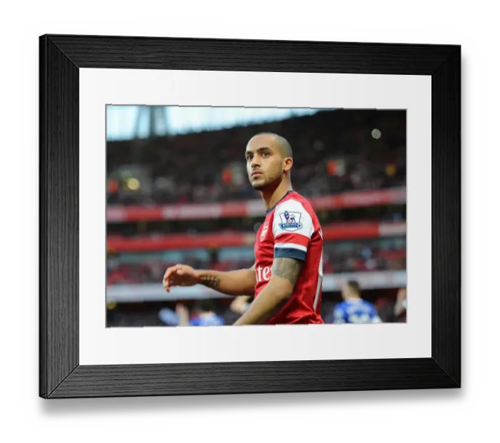 Framed Print : Theo Walcott in Action: Arsenal vs Everton, Premier League 2012-13
