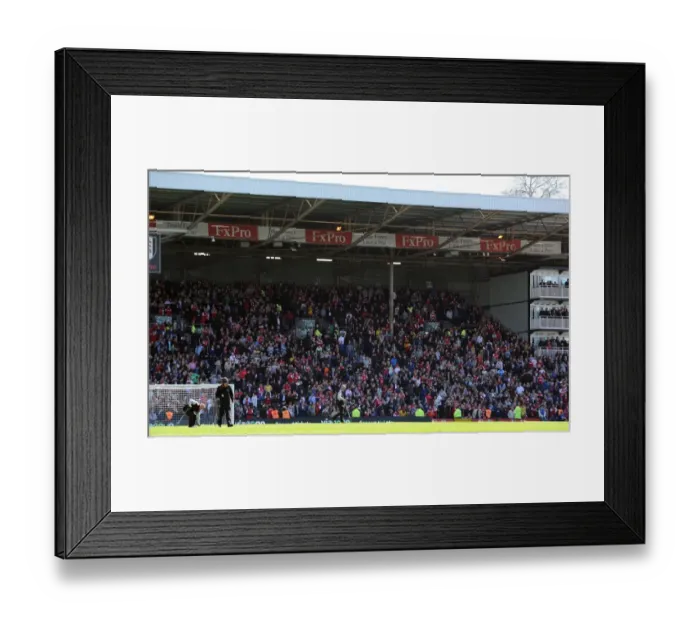 Framed Print : Arsenal fans. Fulham 0: 1 Arsenal. Barclays Premier League. Craven Cottage. Fulham, 20 / 4 / 13 Framed Print : Arsenal fans. Fulham 0: 1 Arsenal. Barclays Premier League. Craven Cottage. Fulham, 20 / 4 / 13