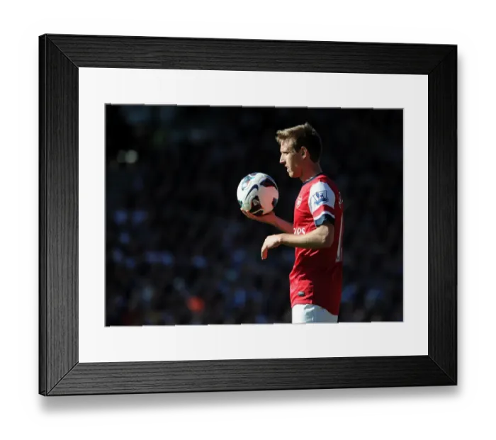 Framed Print : Nacho Monreal in Action: Fulham vs Arsenal, Premier League 2012-13 Framed Print : Nacho Monreal in Action: Fulham vs Arsenal, Premier League 2012-13