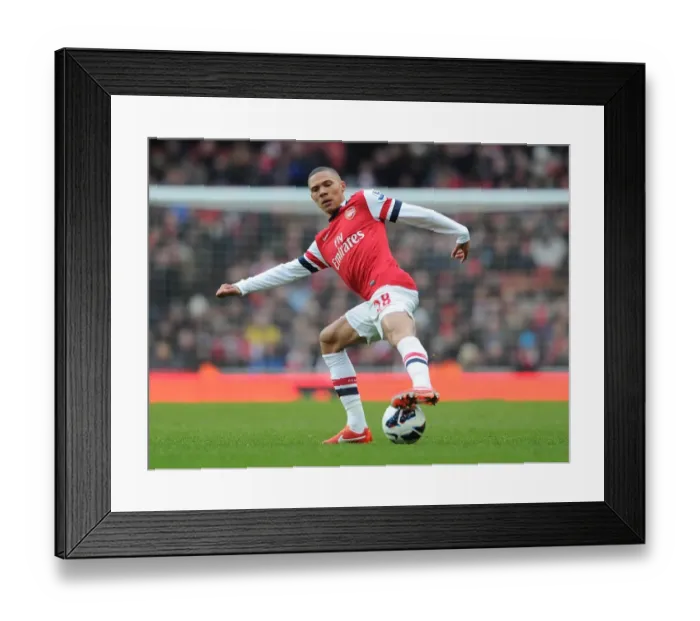 Framed Print : Arsenal's Kieran Gibbs in Action against Reading (2012-13) Framed Print : Arsenal's Kieran Gibbs in Action against Reading (2012-13)