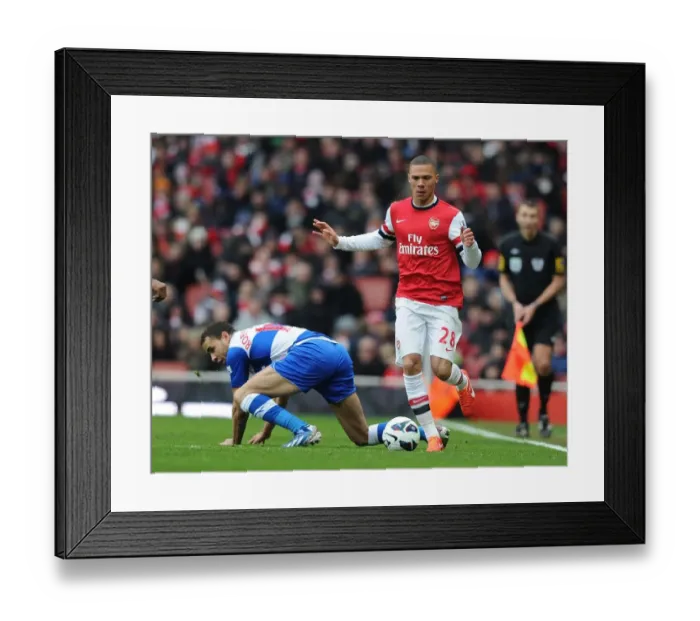 Framed Print : Arsenal's Kieran Gibbs Outruns Reading's Hal Robson-Kanu During Premier League Clash