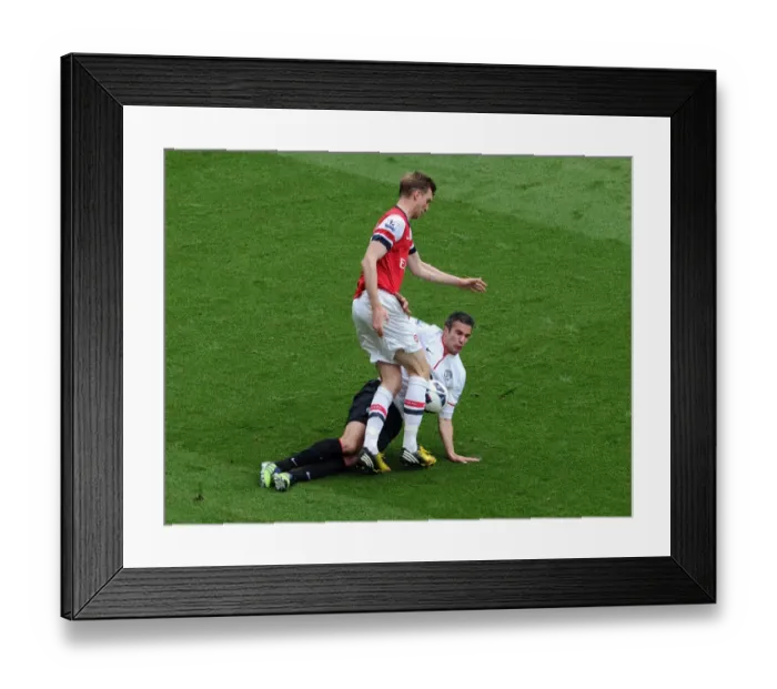 Framed Print : Clash of Titans: Mertesacker vs. van Persie - Arsenal vs. Manchester United, Premier League 2012-13
