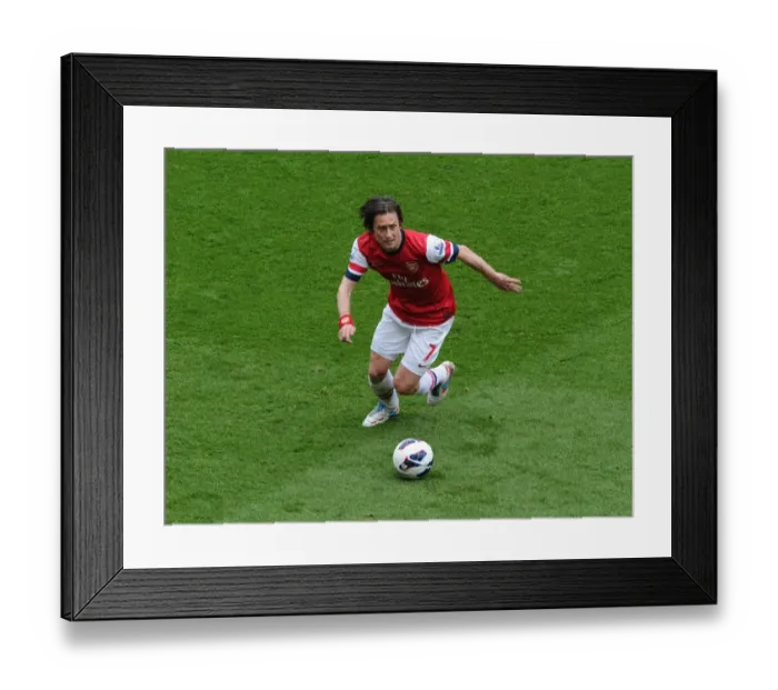 Framed Print : Arsenal's Tomas Rosicky Fights for Victory Against Manchester United (2013) Framed Print : Arsenal's Tomas Rosicky Fights for Victory Against Manchester United (2013)