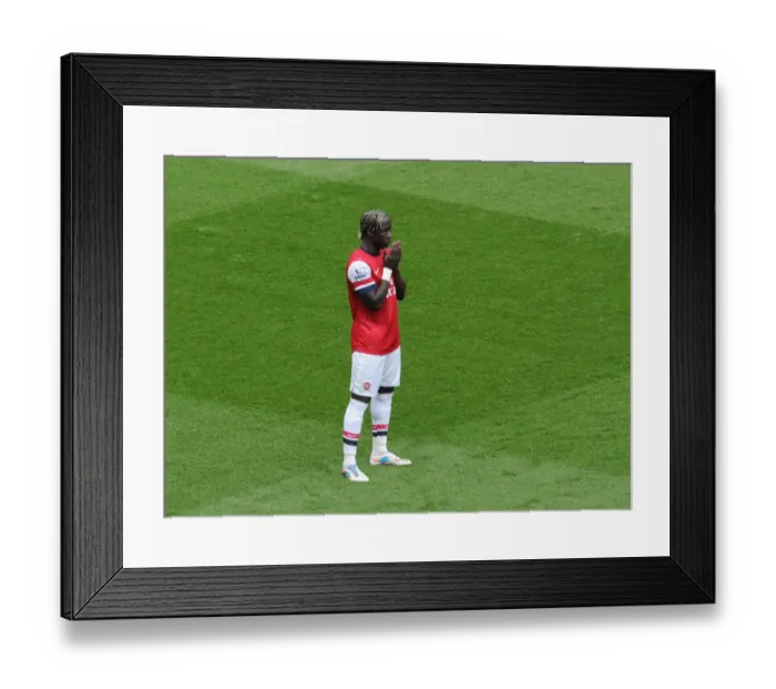 Framed Print : Bacary Sagna (Arsenal). Arsenal 1: 1 Manchester United. Barclays Premier League. Emirates Stadium Framed Print : Bacary Sagna (Arsenal). Arsenal 1: 1 Manchester United. Barclays Premier League. Emirates Stadium