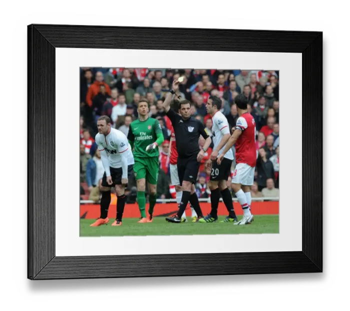 Framed Print : Arsenal vs Manchester United: Phil Dowd Shows Yellow Card to Robin van Persie Framed Print : Arsenal vs Manchester United: Phil Dowd Shows Yellow Card to Robin van Persie