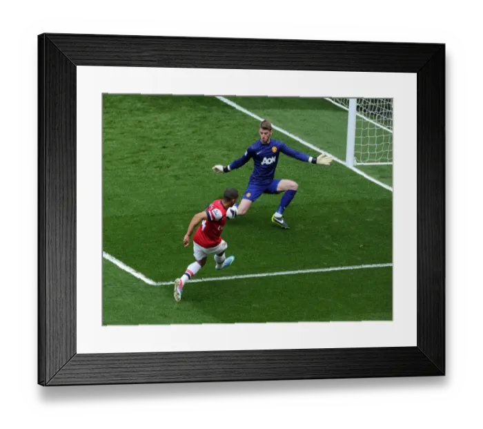 Framed Print : Theo Walcott Scores Stunner Past David De Gea: Arsenal vs Manchester United, Premier League 2012-13