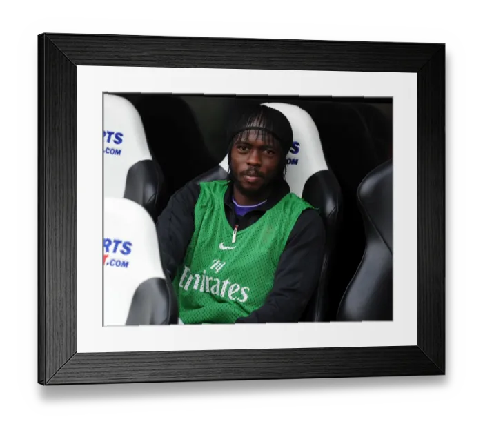 Framed Print : Gervinho Ready for Newcastle-Arsenal Clash in Premier League (2012-13) Framed Print : Gervinho Ready for Newcastle-Arsenal Clash in Premier League (2012-13)