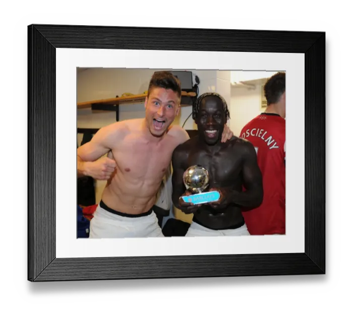 Framed Print : Arsenal's Olivier Giroud and Bacary Sagna Celebrate Premier League Victory over Newcastle United