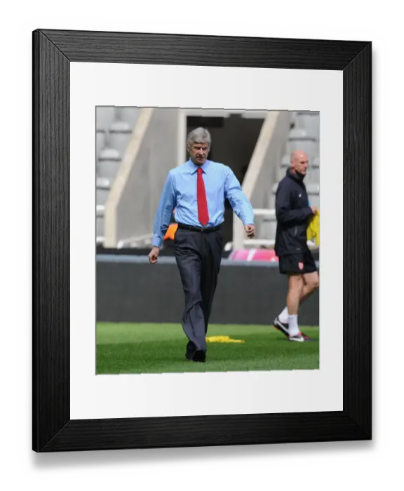 Framed Print : Arsene Wenger: Newcastle United vs Arsenal, Premier League 2012-13