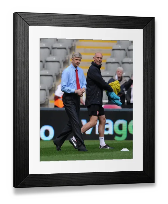 Framed Print : United in Focus: Arsene Wenger and Steve Bould's Pre-Match Huddle (Newcastle United vs Arsenal, 2012-13) Framed Print : United in Focus: Arsene Wenger and Steve Bould's Pre-Match Huddle (Newcastle United vs Arsenal, 2012-13)