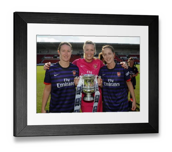 Framed Print : Arsenal Ladies Triumph in FA Cup Final: Grant, Byrne, and Tracy with the Trophy