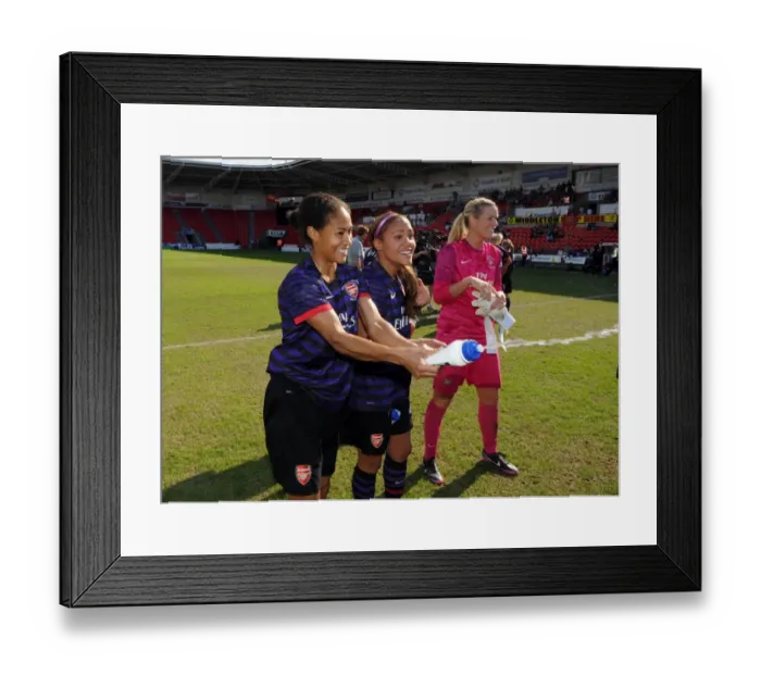 Framed Print : Rachel Yankey and Alex Scott (Arsenal) celebrate after the match. Arsenal Ladies 3