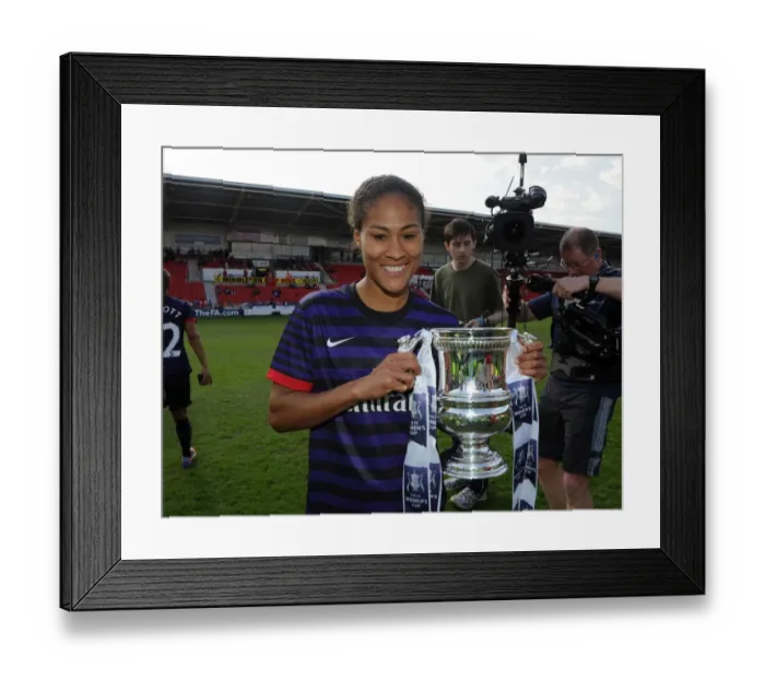 Framed Print : Arsenal Ladies Celebrate FA Women's Cup Victory: Rachel Yankey Lifts the Trophy