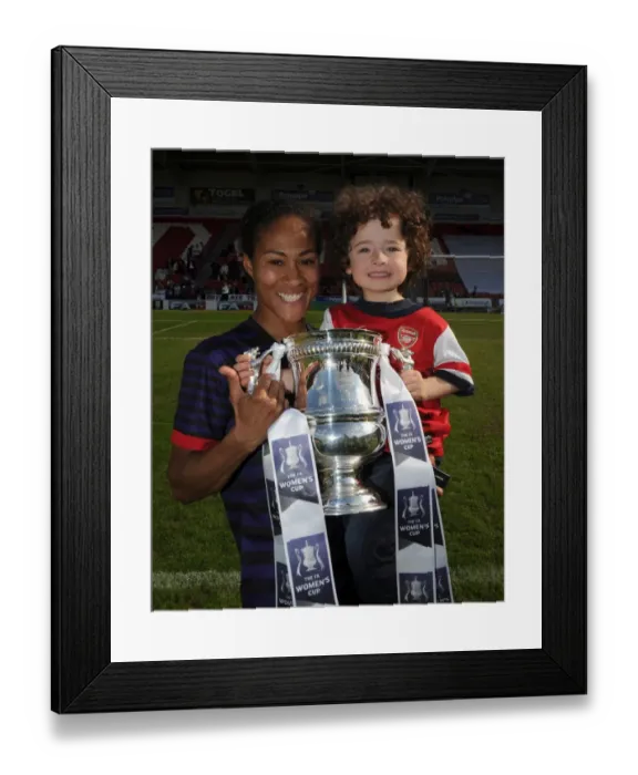 Framed Print : Rachel Yankey (Arsenal) with the FA Cup Trophy. Arsenal Ladies 3: 0 Bristol Academy