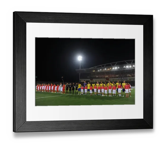 Framed Print : Arsenal vs Vietnam: Friendly Match in Hanoi, 2013 Framed Print : Arsenal vs Vietnam: Friendly Match in Hanoi, 2013