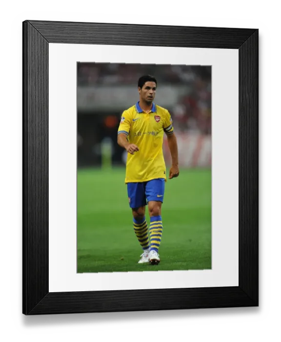 Framed Print : Mikel Arteta Leads Arsenal in Pre-Season Match Against Urawa Red Diamonds (2013)