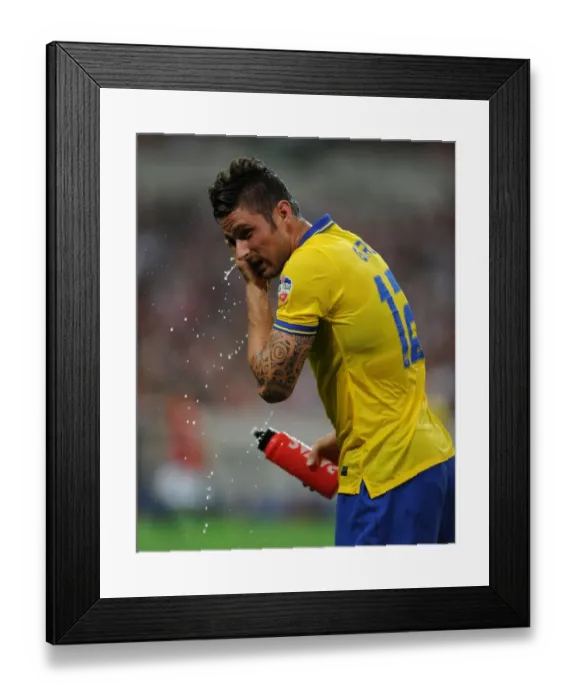 Framed Print : Olivier Giroud Faces Urawa Red Diamonds in Arsenal's 2013 Pre-Season Match Framed Print : Olivier Giroud Faces Urawa Red Diamonds in Arsenal's 2013 Pre-Season Match