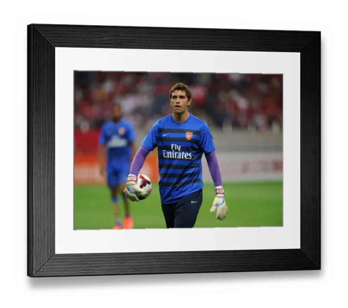 Framed Print : Arsenal's Damien Martinez Prepares for Urawa Red Diamonds Clash in Japan (2013) Framed Print : Arsenal's Damien Martinez Prepares for Urawa Red Diamonds Clash in Japan (2013)