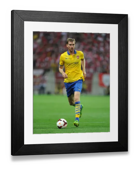 Framed Print : Per Mertesacker in Action: Arsenal vs Urawa Red Diamonds (2013, Japan)