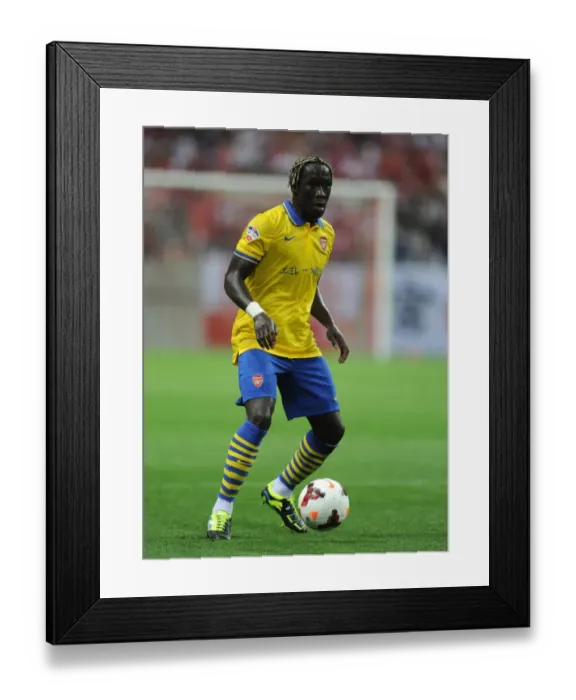 Framed Print : Bacary Sagna in Action: Arsenal vs Urawa Red Diamonds, Japan 2013 Framed Print : Bacary Sagna in Action: Arsenal vs Urawa Red Diamonds, Japan 2013