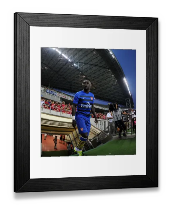 Framed Print : Bacary Sagna Gears Up: Arsenal vs Urawa Red Diamonds, Saitama 2013