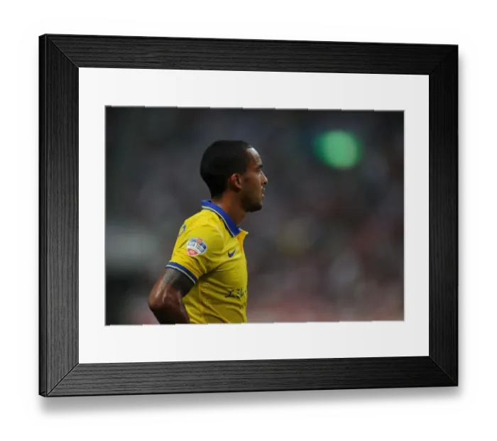 Framed Print : Theo Walcott in Action: Arsenal vs Urawa Red Diamonds, Japan 2013