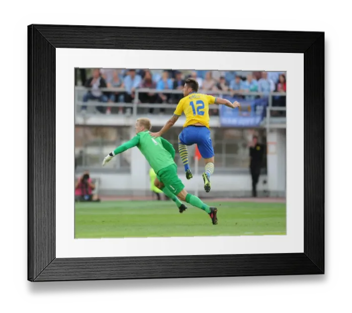 Framed Print : Olivier Giroud's Stunning Chip Over Joe Hart: Arsenal's Pre-Season Triumph over Manchester City (2013)