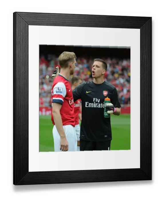 Framed Print : Arsenal Duo: Per Mertesacker and Wojciech Szczesny Before Arsenal v Aston Villa (2013-14) Framed Print : Arsenal Duo: Per Mertesacker and Wojciech Szczesny Before Arsenal v Aston Villa (2013-14)