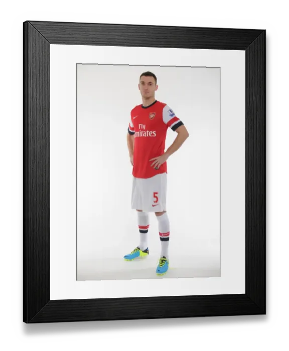 Framed Print : Arsenal 2013-14 Squad: Thomas Vermaelen at the Team Photocall Framed Print : Arsenal 2013-14 Squad: Thomas Vermaelen at the Team Photocall