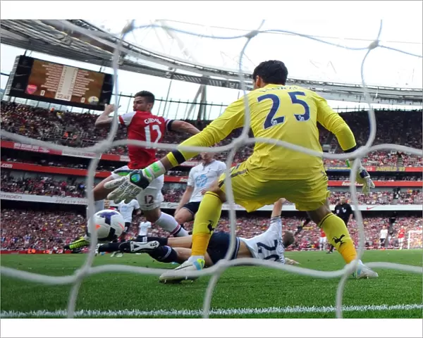 Giroud Scores the Winner: Arsenal vs. Tottenham, Premier League 2013-14