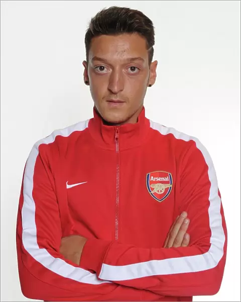 Mesut Ozil's Munich Debut: Arsenal's New Signing at Photo Shoot