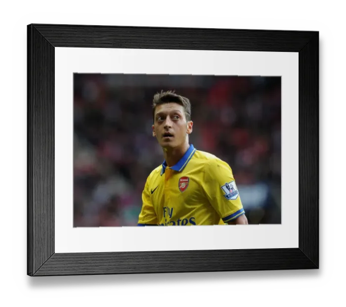 Framed Print : Mesut Ozil: In Action Against Sunderland, Premier League 2013-14 Framed Print : Mesut Ozil: In Action Against Sunderland, Premier League 2013-14