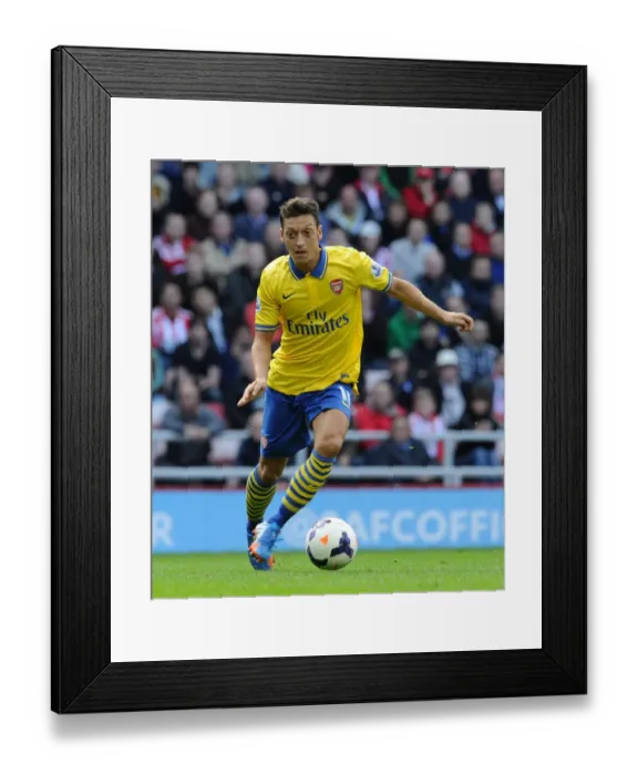 Framed Print : Mesut Ozil in Action: Sunderland vs. Arsenal, Premier League 2013-14