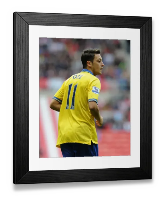 Framed Print : Mesut Ozil in Action: Premier League 2013-14 - Arsenal vs Sunderland Framed Print : Mesut Ozil in Action: Premier League 2013-14 - Arsenal vs Sunderland