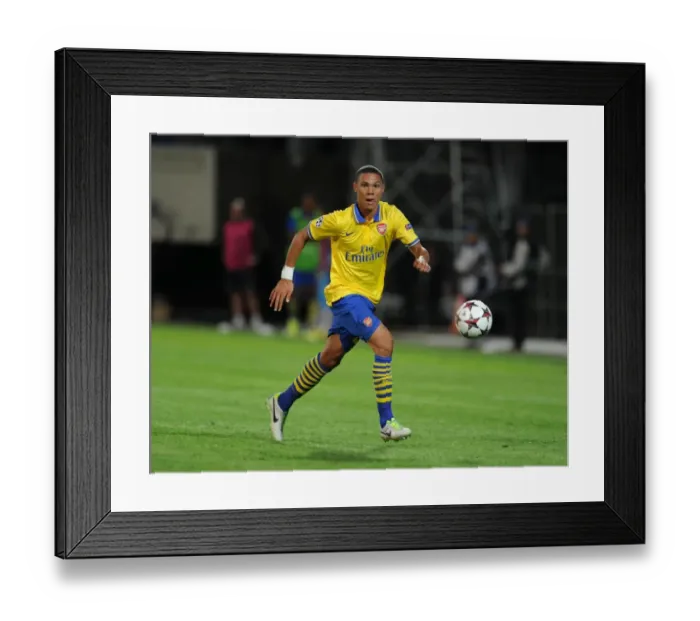 Framed Print : Kieran Gibbs (Arsenal). Olympic Marseille 1: 2 Arsenal. UEFA Champions League. Group F