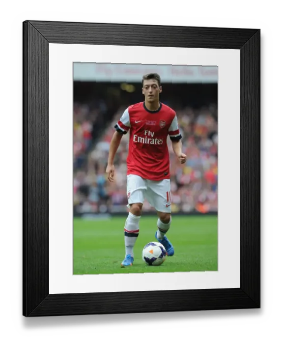 Framed Print : Mesut Ozil in Action: Arsenal vs Stoke City, Premier League 2013-14 Framed Print : Mesut Ozil in Action: Arsenal vs Stoke City, Premier League 2013-14