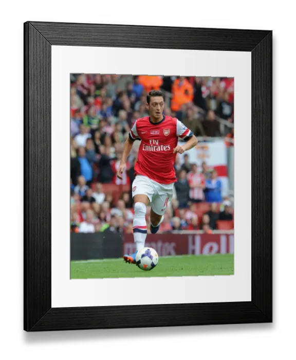 Framed Print : Mesut Ozil in Action: Arsenal vs Stoke City, Premier League 2013-14 Framed Print : Mesut Ozil in Action: Arsenal vs Stoke City, Premier League 2013-14